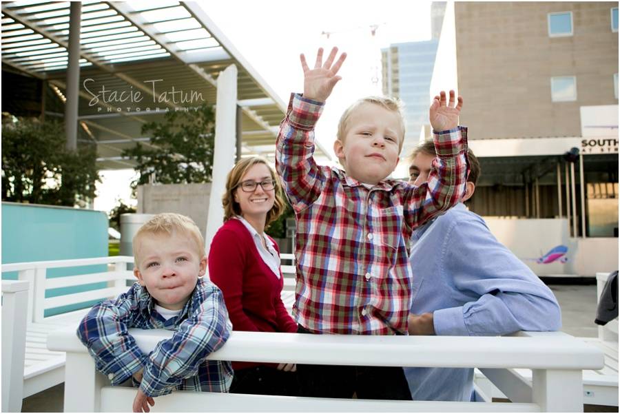 family photos in downtown Dallas