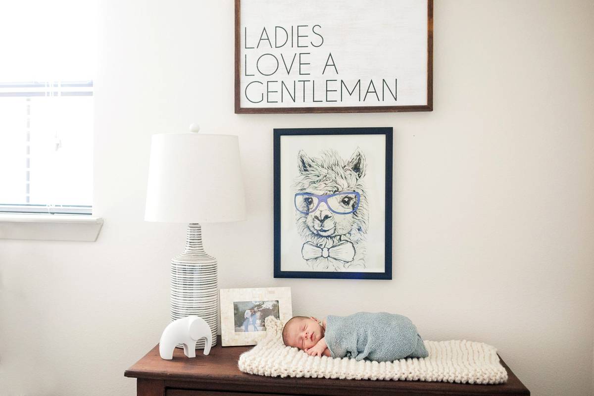 Dallas newborn lifestyle photographer