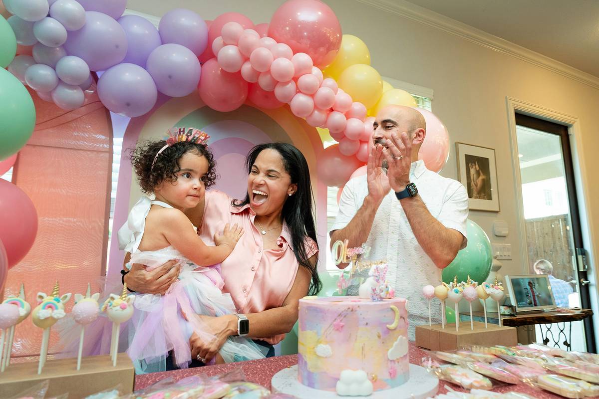 kids birthday party photographer | unicorns & rainbows